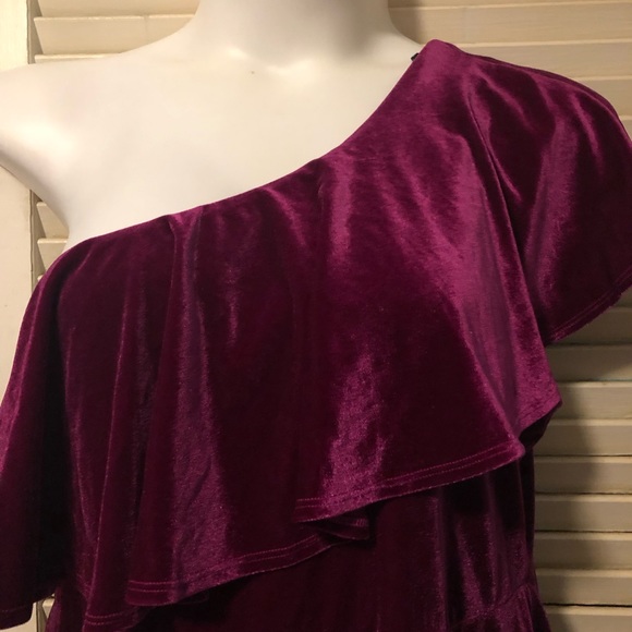 ⚡️5/$15⚡️Forever 21+ | Velvet One-Shoulder Dress | 3X - Picture 4 of 8
